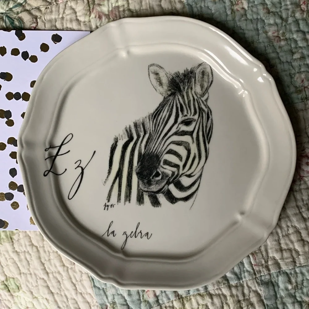 🦓 ZEBRA Very Rare Anthropologie Calligrapher Monogram Canape Plate Z La Zebra
